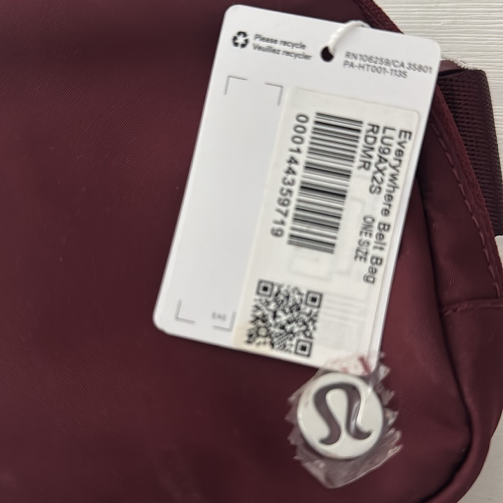 NWT lululemon everywhere belt bag - Picture 3 of 6